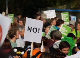 Onderwijsprotest Groningen ging, ondanks treinstaking, gewoon door 